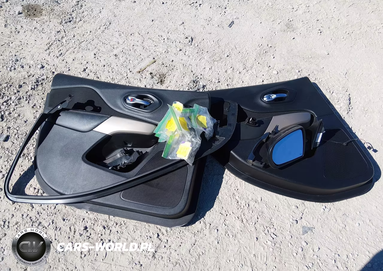 2018 Jeep Cherokee Latitude Tech Connect 4X4 VIN:1C4PJMCX8JD614025 - 12