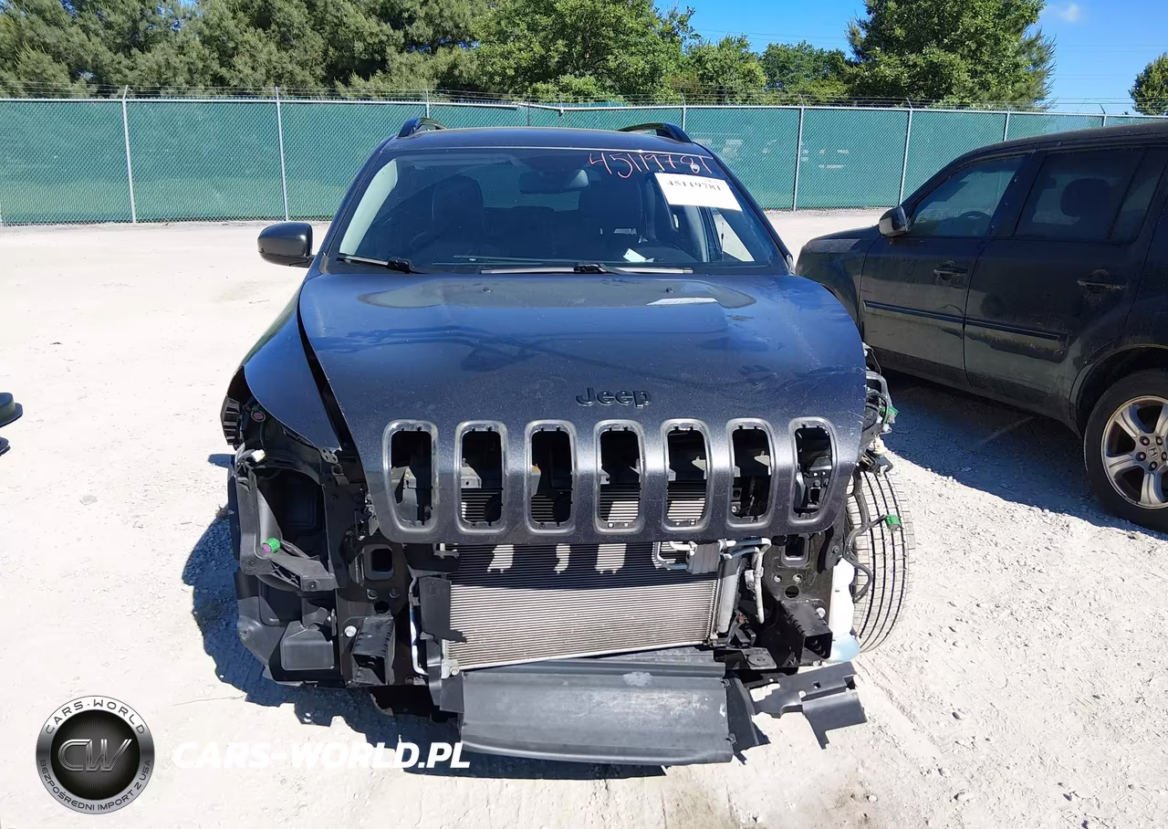 2018 Jeep Cherokee Latitude Tech Connect 4X4 VIN:1C4PJMCX8JD614025 - 13