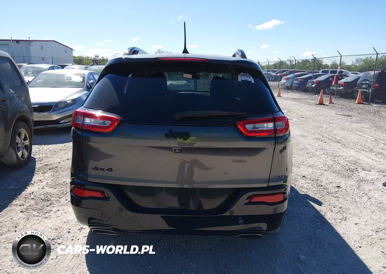 2018 Jeep Cherokee Latitude Tech Connect 4X4 VIN:1C4PJMCX8JD614025 - 17