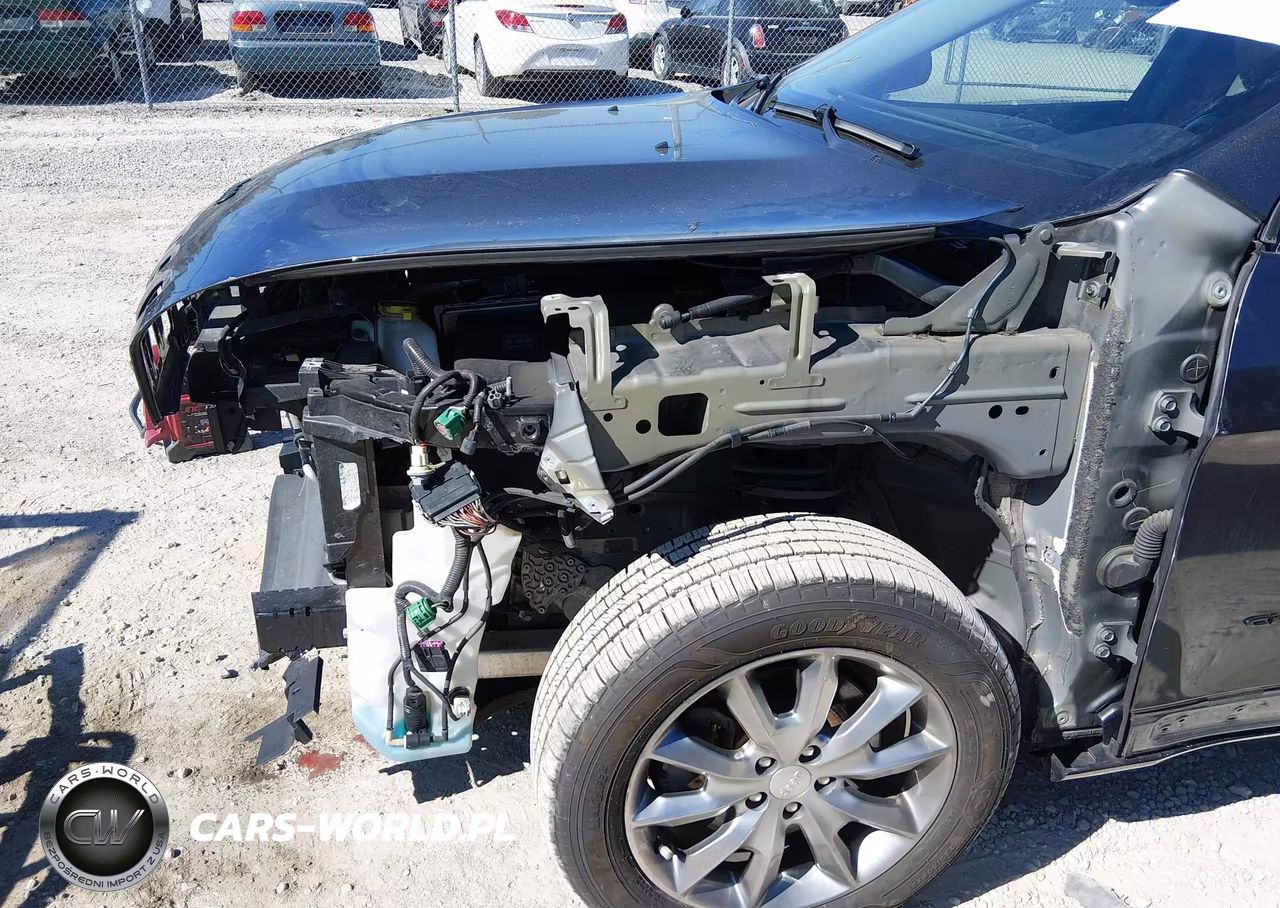 2018 Jeep Cherokee Latitude Tech Connect 4X4 VIN:1C4PJMCX8JD614025 - 18