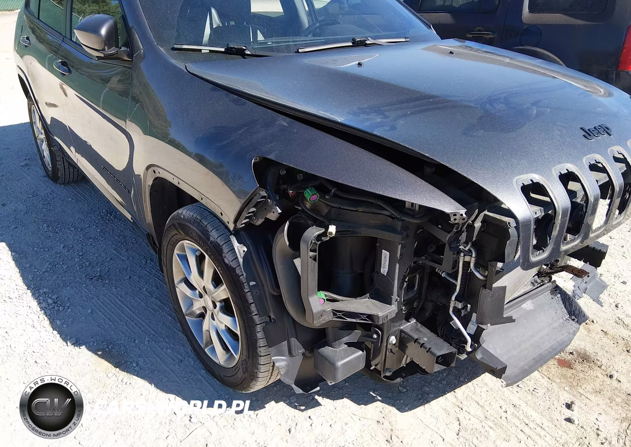 2018 Jeep Cherokee Latitude Tech Connect 4X4 VIN:1C4PJMCX8JD614025 - 22