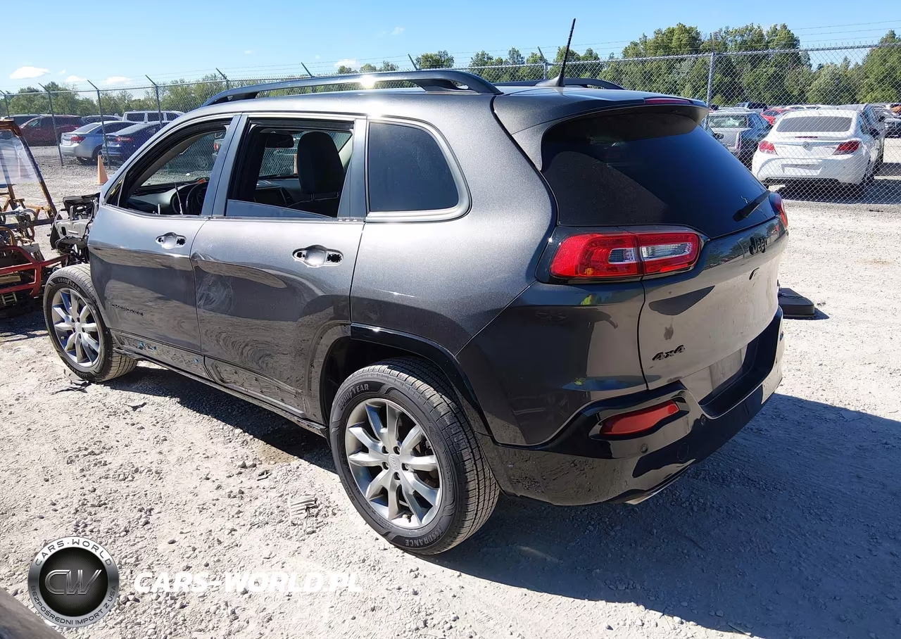 2018 Jeep Cherokee Latitude Tech Connect 4X4 VIN:1C4PJMCX8JD614025 - 3