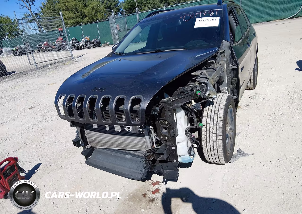 2018 Jeep Cherokee Latitude Tech Connect 4X4 VIN:1C4PJMCX8JD614025 - 6