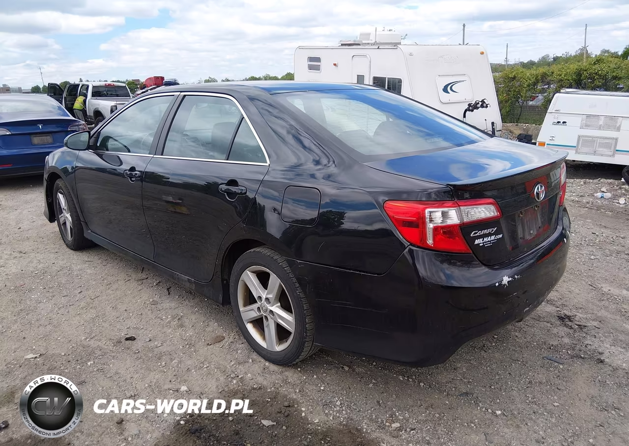 2014 Toyota Camry Se VIN:4T1BF1FK5EU313837 - 3