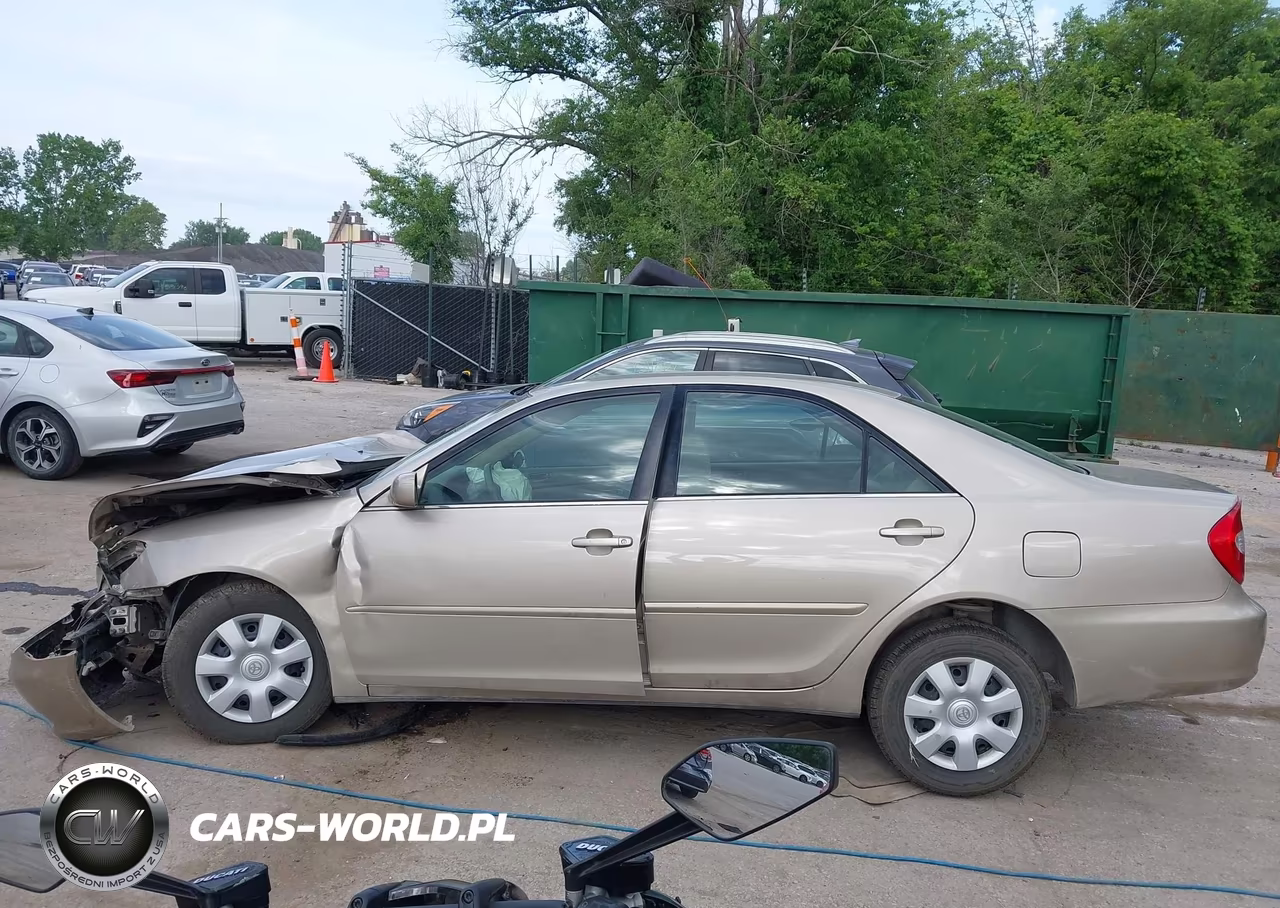 2004 Toyota Camry Le VIN:4T1BE32K54U917116 - 14