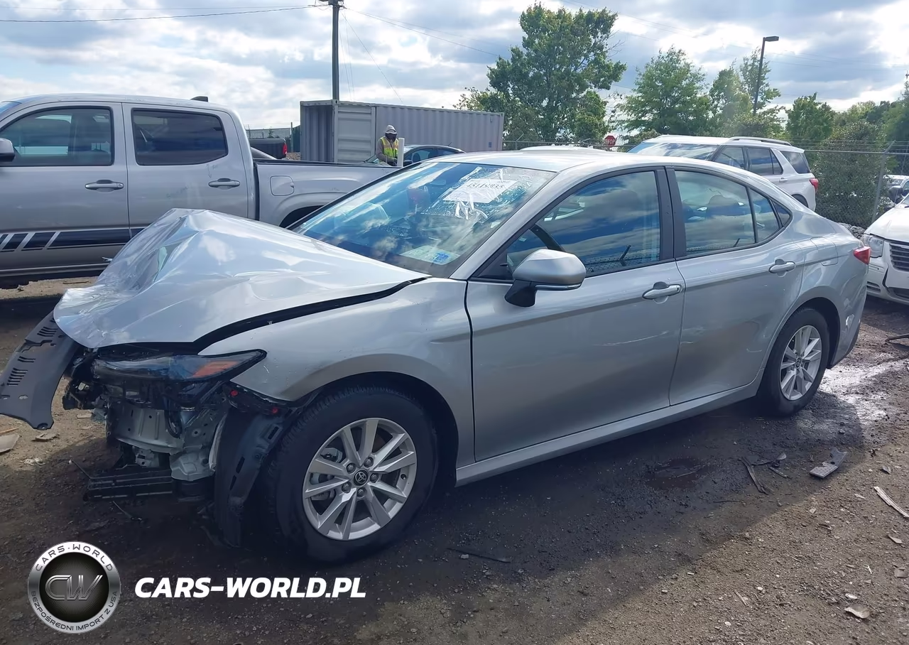 2025 Toyota Camry Le VIN:4T1DAACK7SU105675 - 15