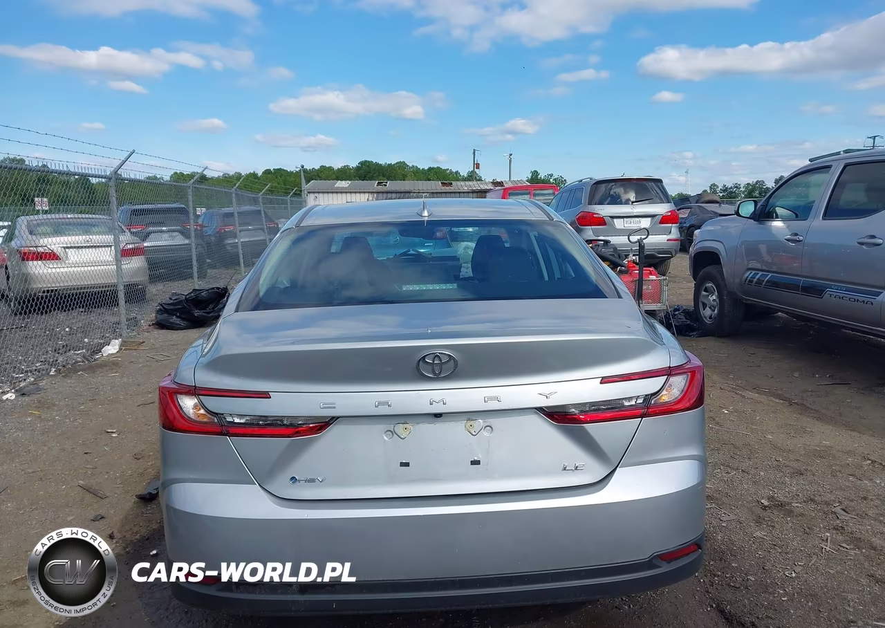 2025 Toyota Camry Le VIN:4T1DAACK7SU105675 - 17