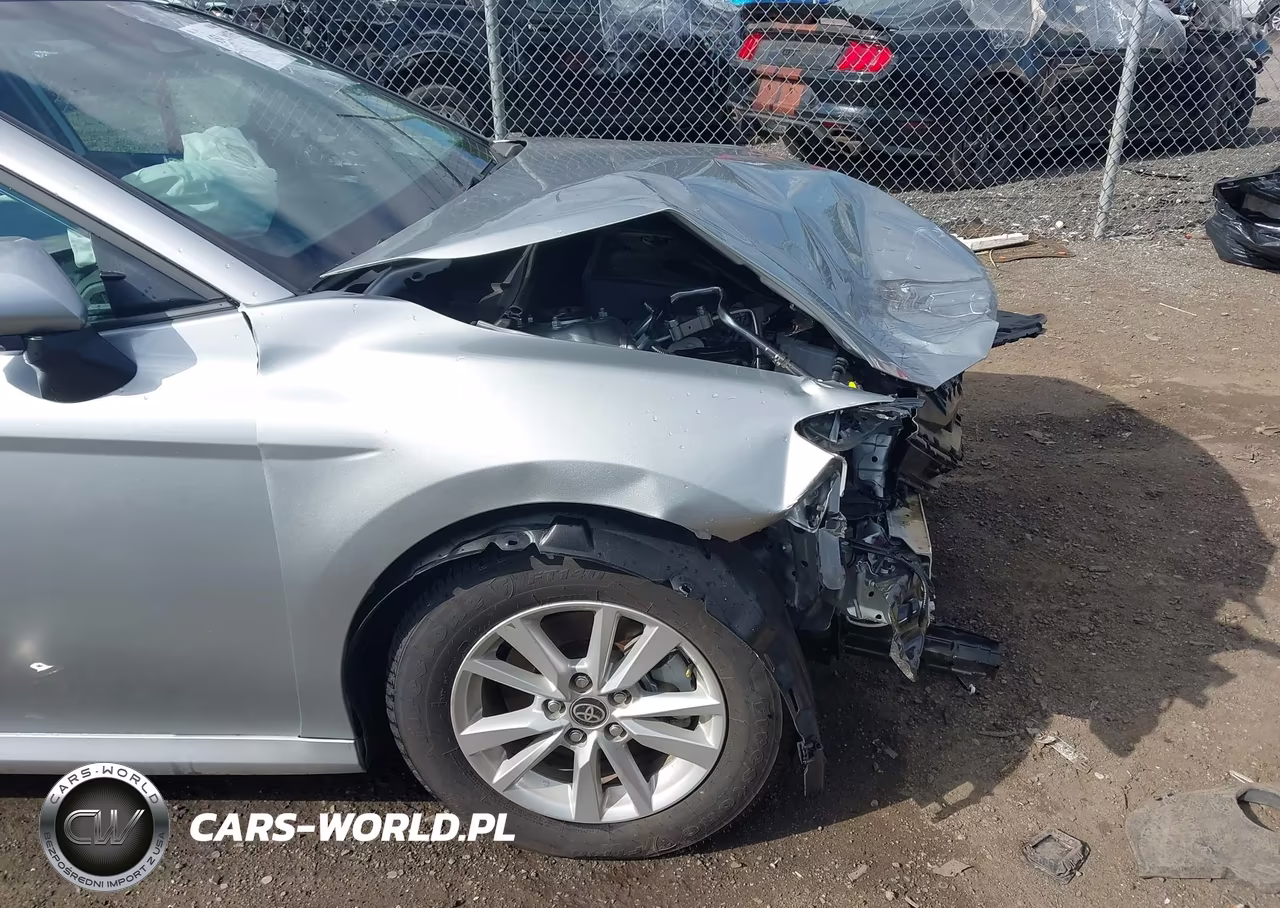 2025 Toyota Camry Le VIN:4T1DAACK7SU105675 - 18