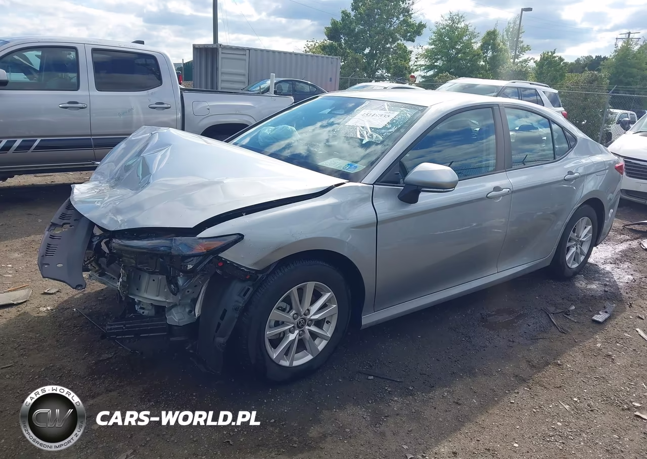 2025 Toyota Camry Le VIN:4T1DAACK7SU105675 - 2