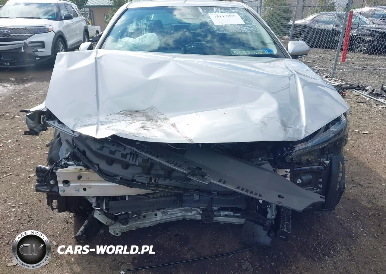 2025 Toyota Camry Le VIN:4T1DAACK7SU105675 - 6