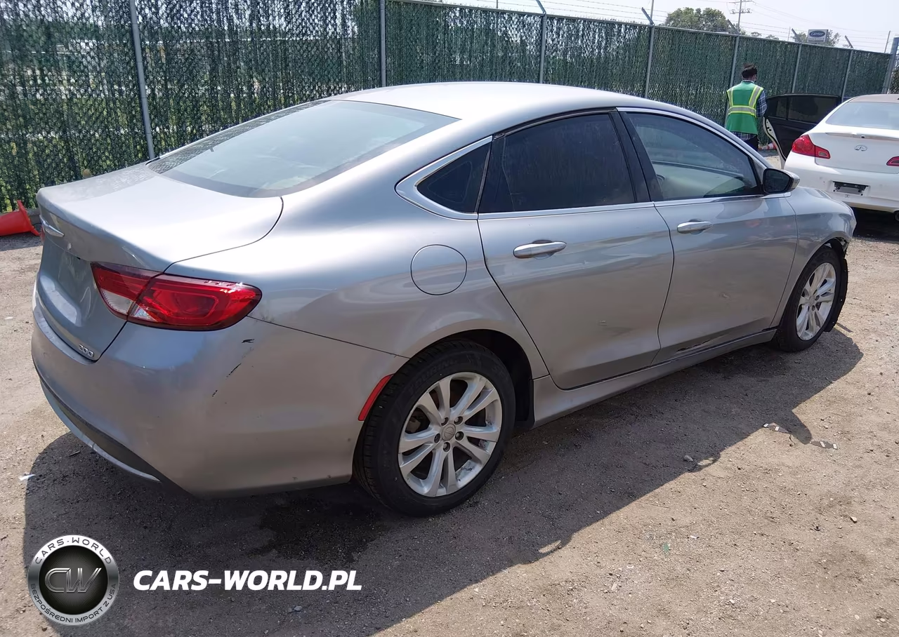 2016 Chrysler 200 Limited VIN:1C3CCCAB5GN190045 - 4