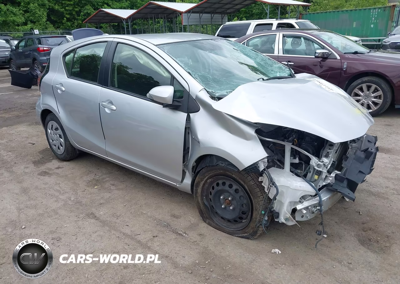2016 Toyota Prius C Two