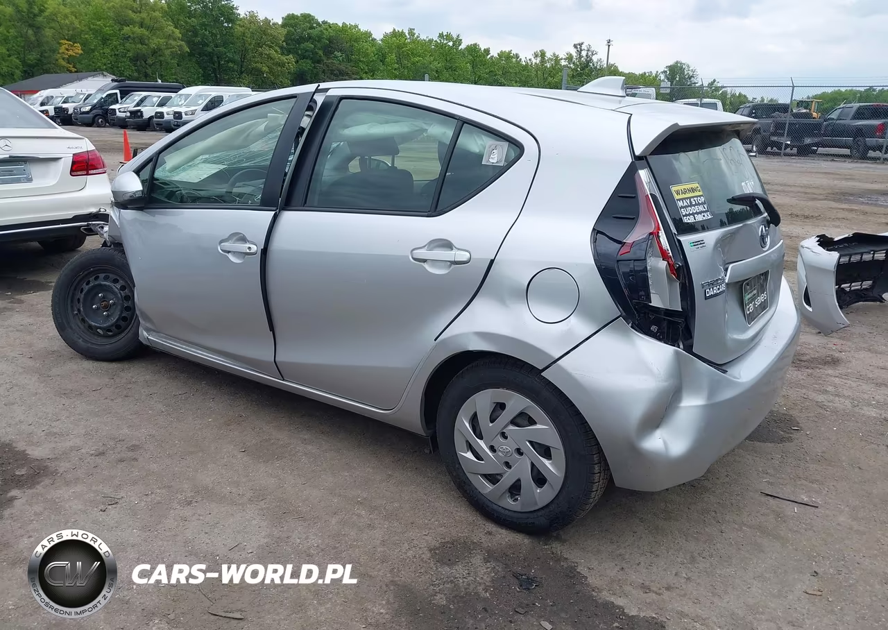 2016 Toyota Prius C Two VIN:JTDKDTB36G1134490 - 3