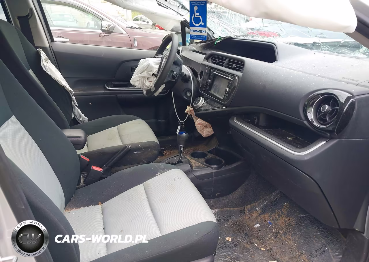 2016 Toyota Prius C Two VIN:JTDKDTB36G1134490 - 5