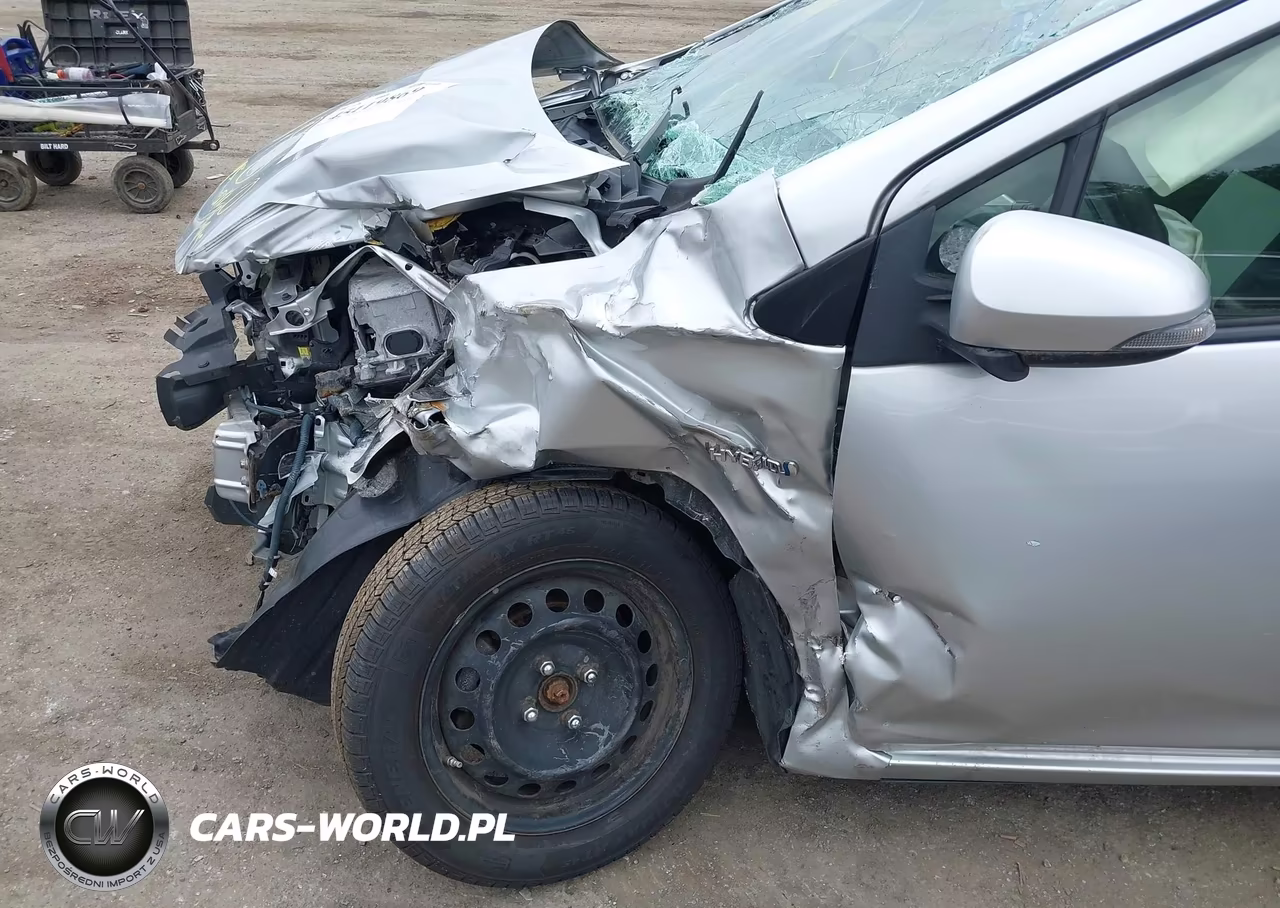 2016 Toyota Prius C Two VIN:JTDKDTB36G1134490 - 6