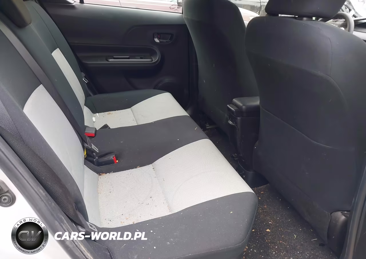2016 Toyota Prius C Two VIN:JTDKDTB36G1134490 - 8