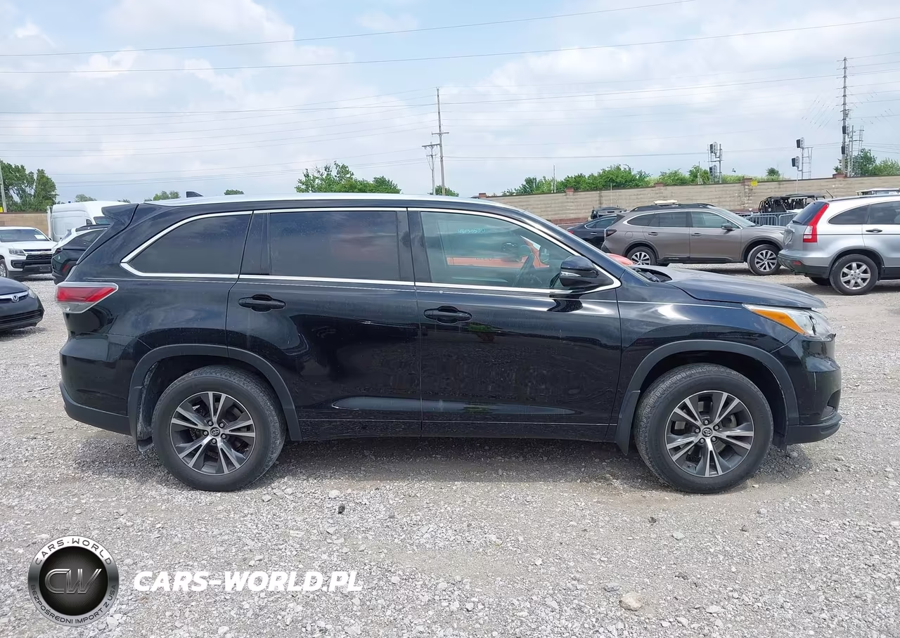 2016 Toyota Highlander Xle V6 VIN:5TDJKRFH0GS327327 - 13