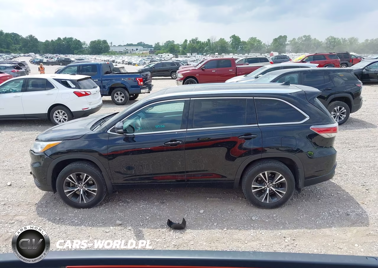 2016 Toyota Highlander Xle V6 VIN:5TDJKRFH0GS327327 - 14