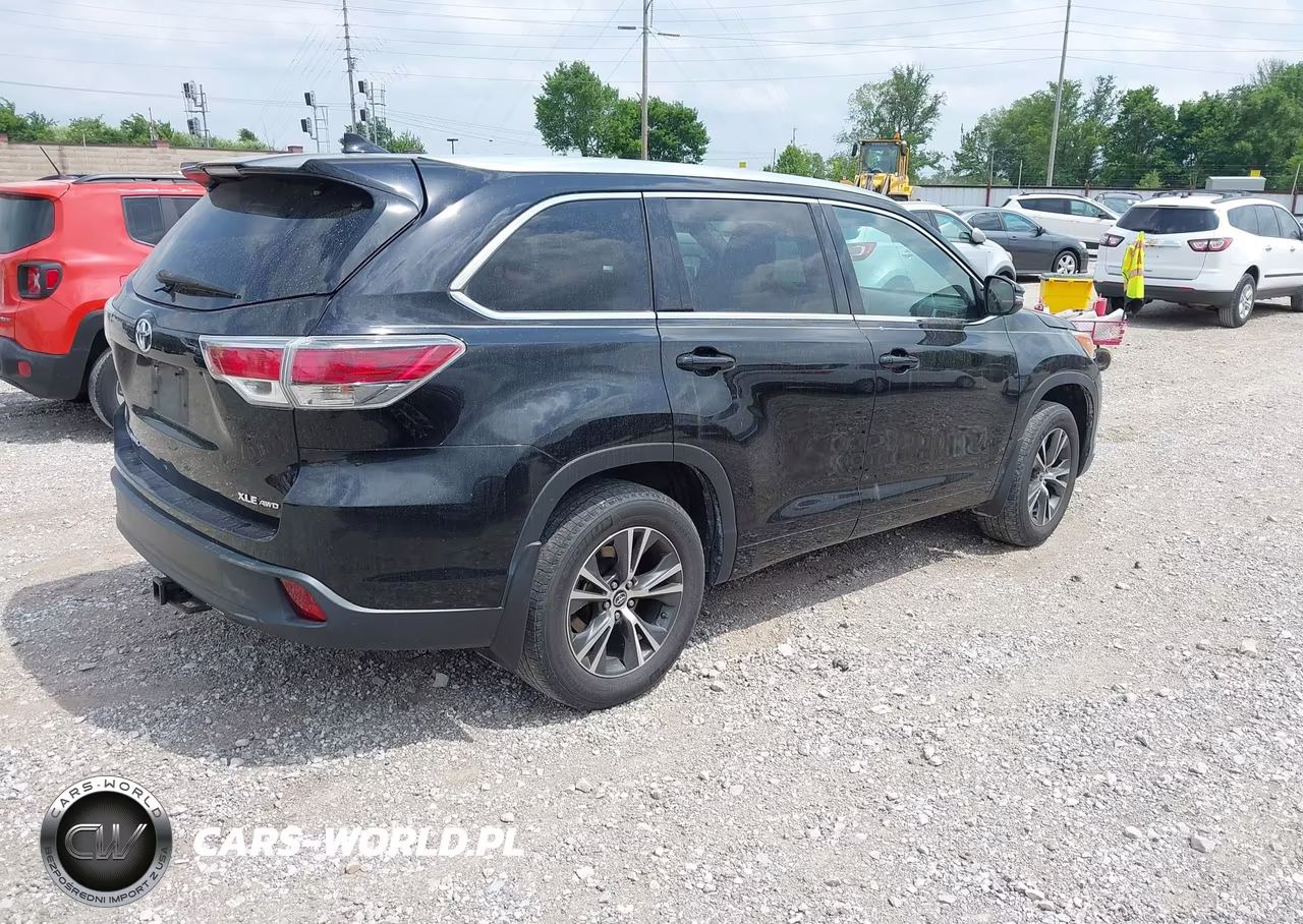 2016 Toyota Highlander Xle V6 VIN:5TDJKRFH0GS327327 - 4