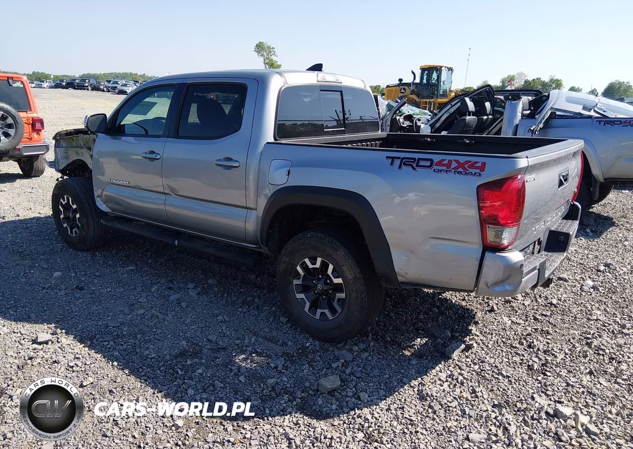 2017 Toyota Tacoma Trd Off Road VIN:3TMCZ5AN9HM100066 - 3