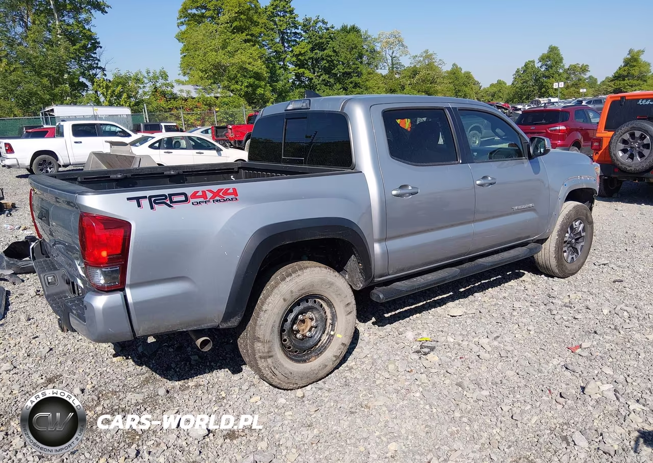 2017 Toyota Tacoma Trd Off Road VIN:3TMCZ5AN9HM100066 - 4