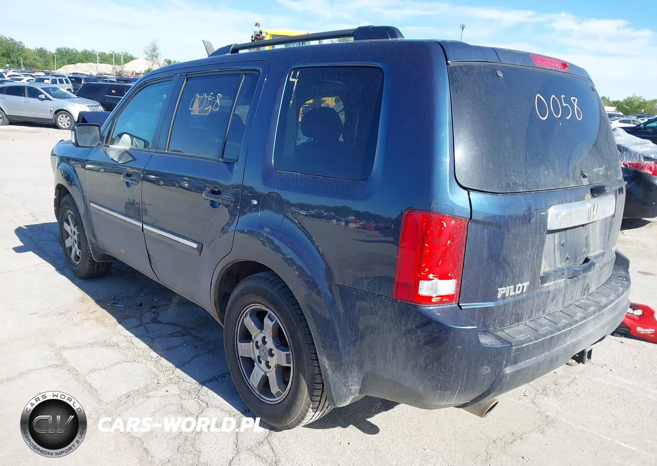 2010 Honda Pilot Touring VIN:5FNYF4H93AB001724 - 3