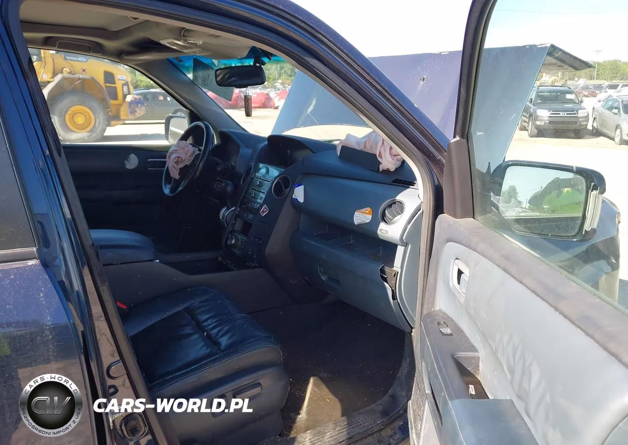 2010 Honda Pilot Touring VIN:5FNYF4H93AB001724 - 5