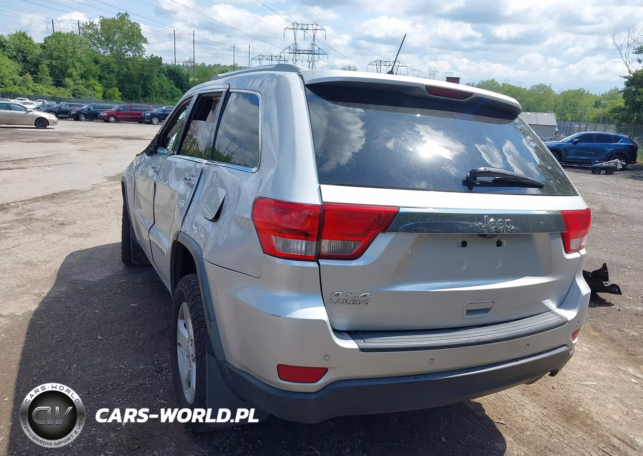 2012 Jeep Grand Cherokee Laredo VIN:1C4RJFAG2CC219760 - 3