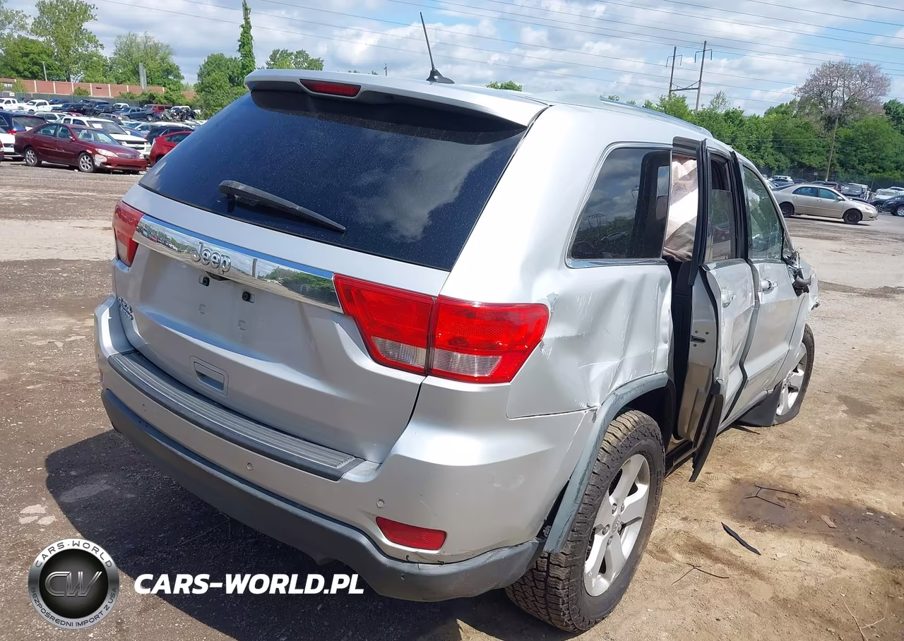 2012 Jeep Grand Cherokee Laredo VIN:1C4RJFAG2CC219760 - 4