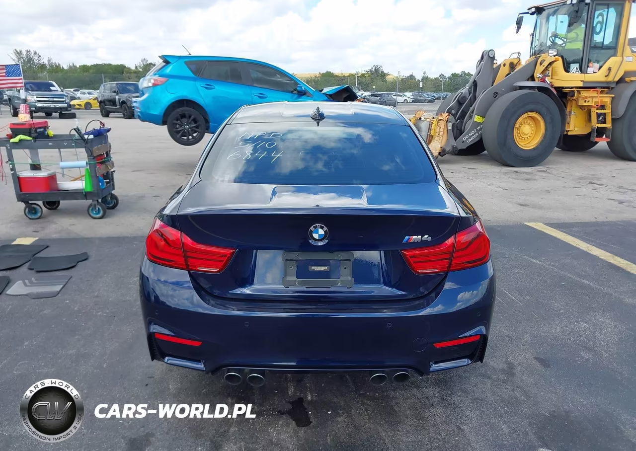 2018 BMW M4 VIN:WBS4Y9C58JAG66844 - 16