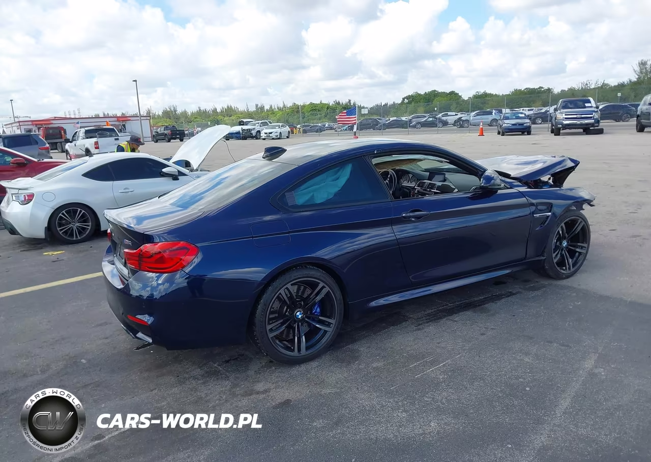 2018 BMW M4 VIN:WBS4Y9C58JAG66844 - 4