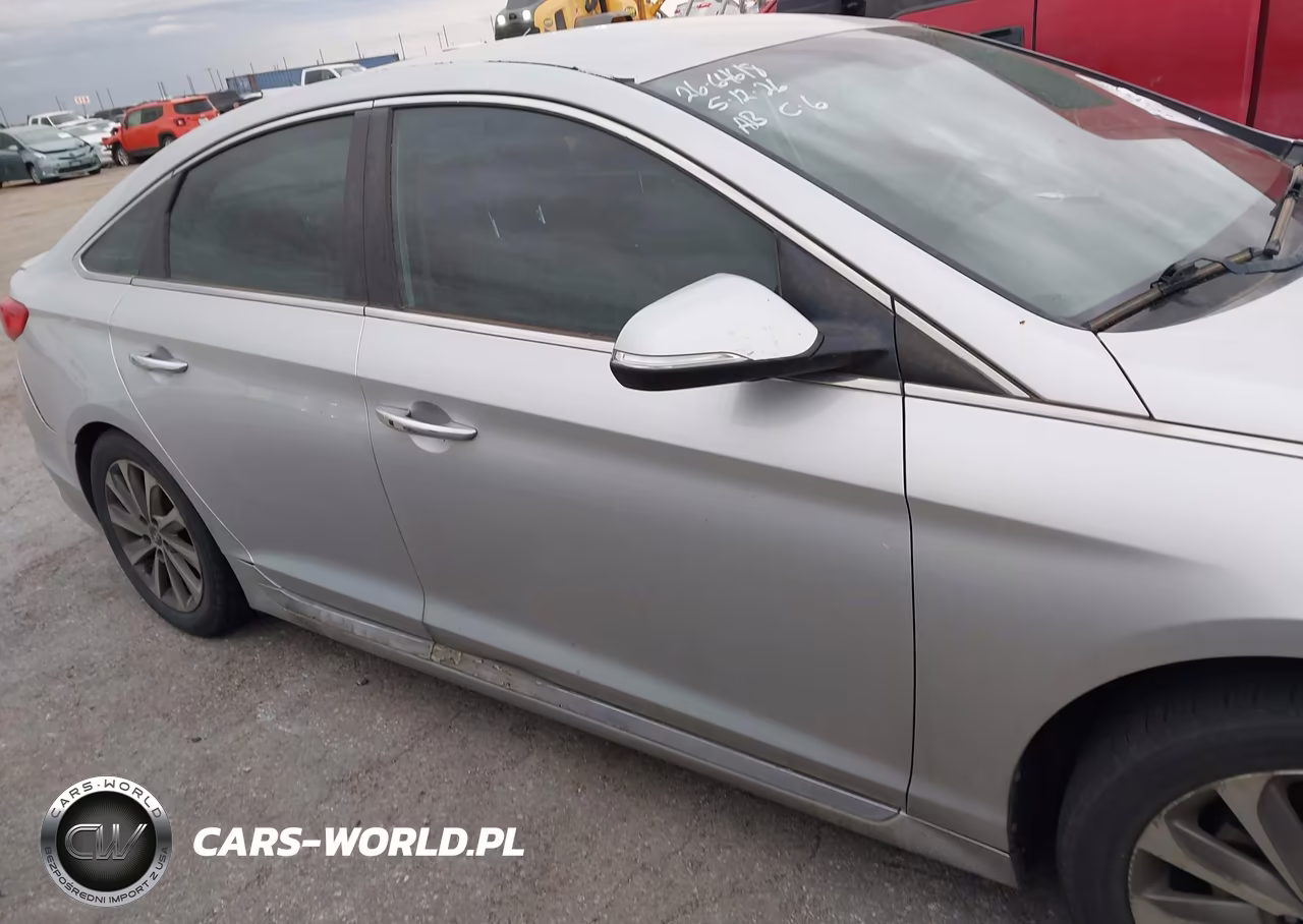 2015 Hyundai Sonata Sport VIN:5NPE34AF9FH111732 - 13
