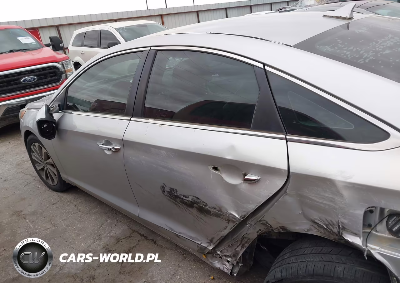 2015 Hyundai Sonata Sport VIN:5NPE34AF9FH111732 - 14