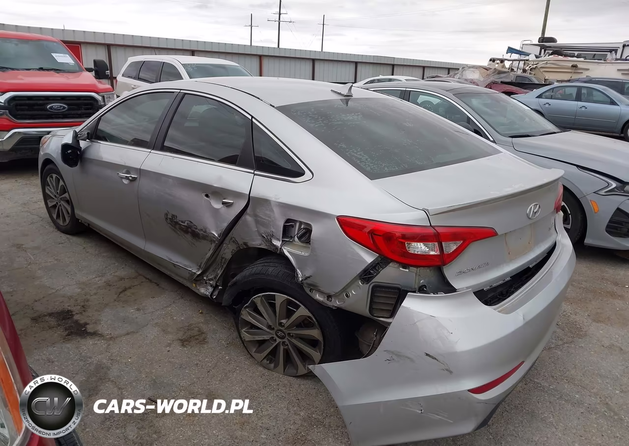 2015 Hyundai Sonata Sport VIN:5NPE34AF9FH111732 - 3