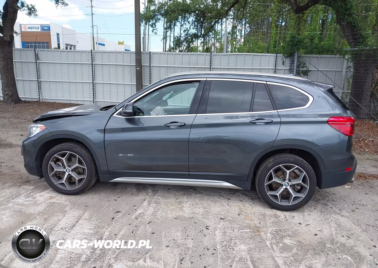 2018 BMW X1 Sdrive28I VIN:WBXHU7C34J5H40893 - 14