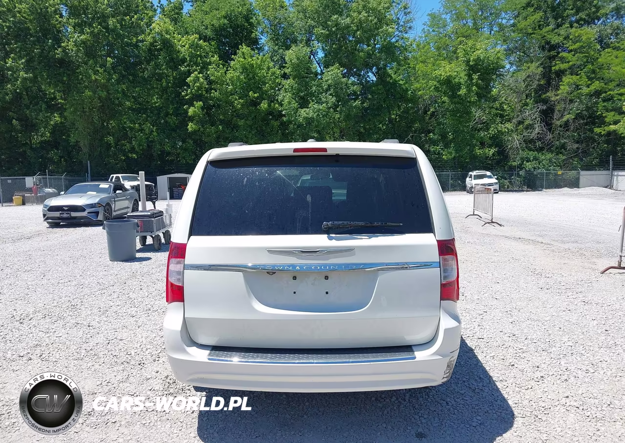 2013 Chrysler Town & Country Touring VIN:2C4RC1BG6DR559529 - 16