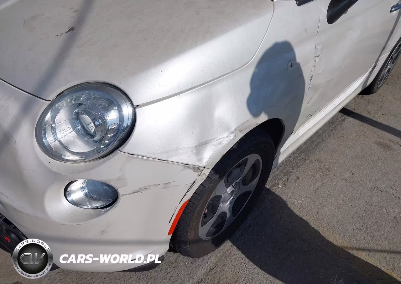 2017 Fiat 500E Battery Electric VIN:3C3CFFGE6HT502921 - 22