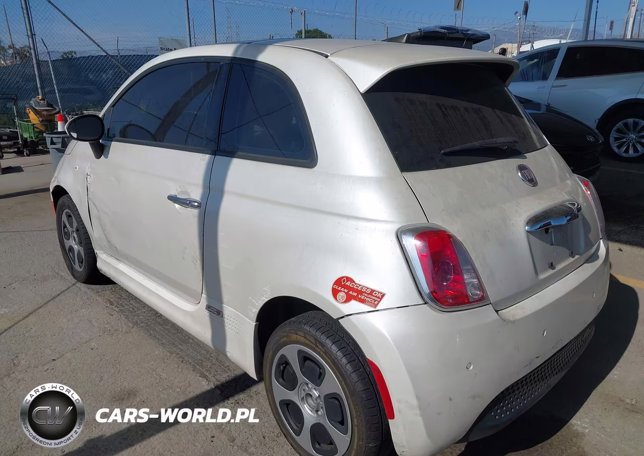 2017 Fiat 500E Battery Electric VIN:3C3CFFGE6HT502921 - 3