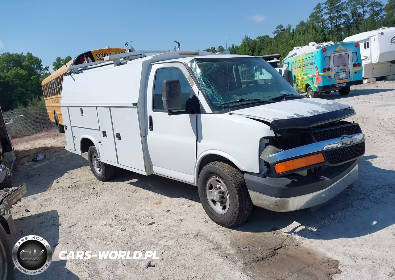2009 Chevrolet Express Cutaway Work Van
