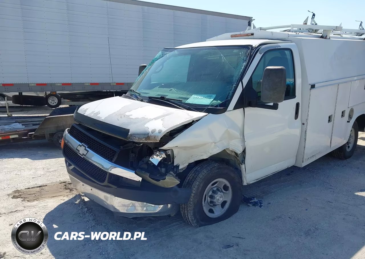 2009 Chevrolet Express Cutaway Work Van VIN:1GBHG31C991123333 - 11