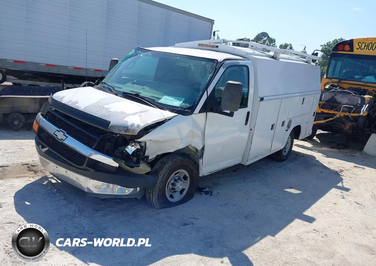 2009 Chevrolet Express Cutaway Work Van VIN:1GBHG31C991123333 - 2