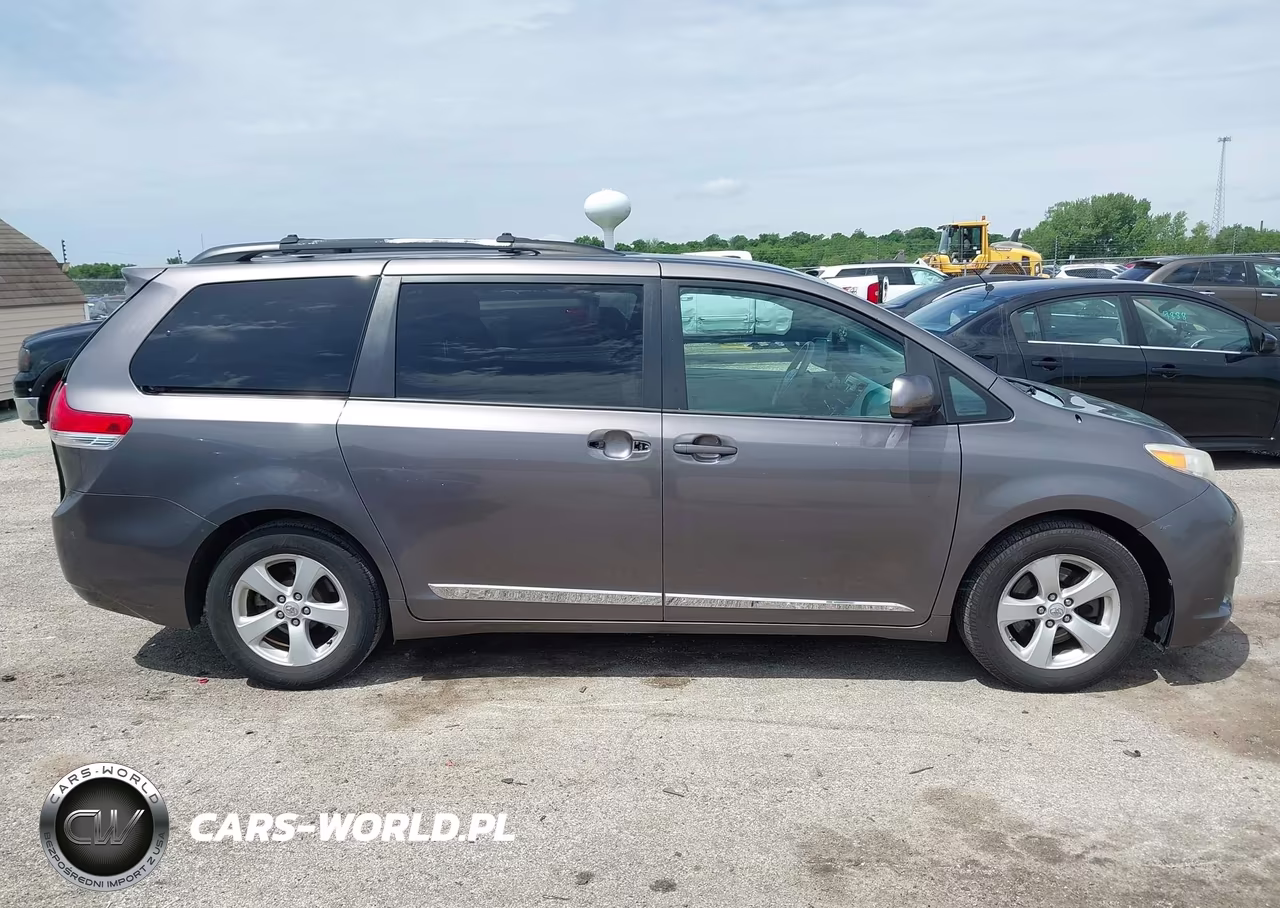 2013 Toyota Sienna Le V6 8 Passenger VIN:5TDKK3DC6DS303909 - 13