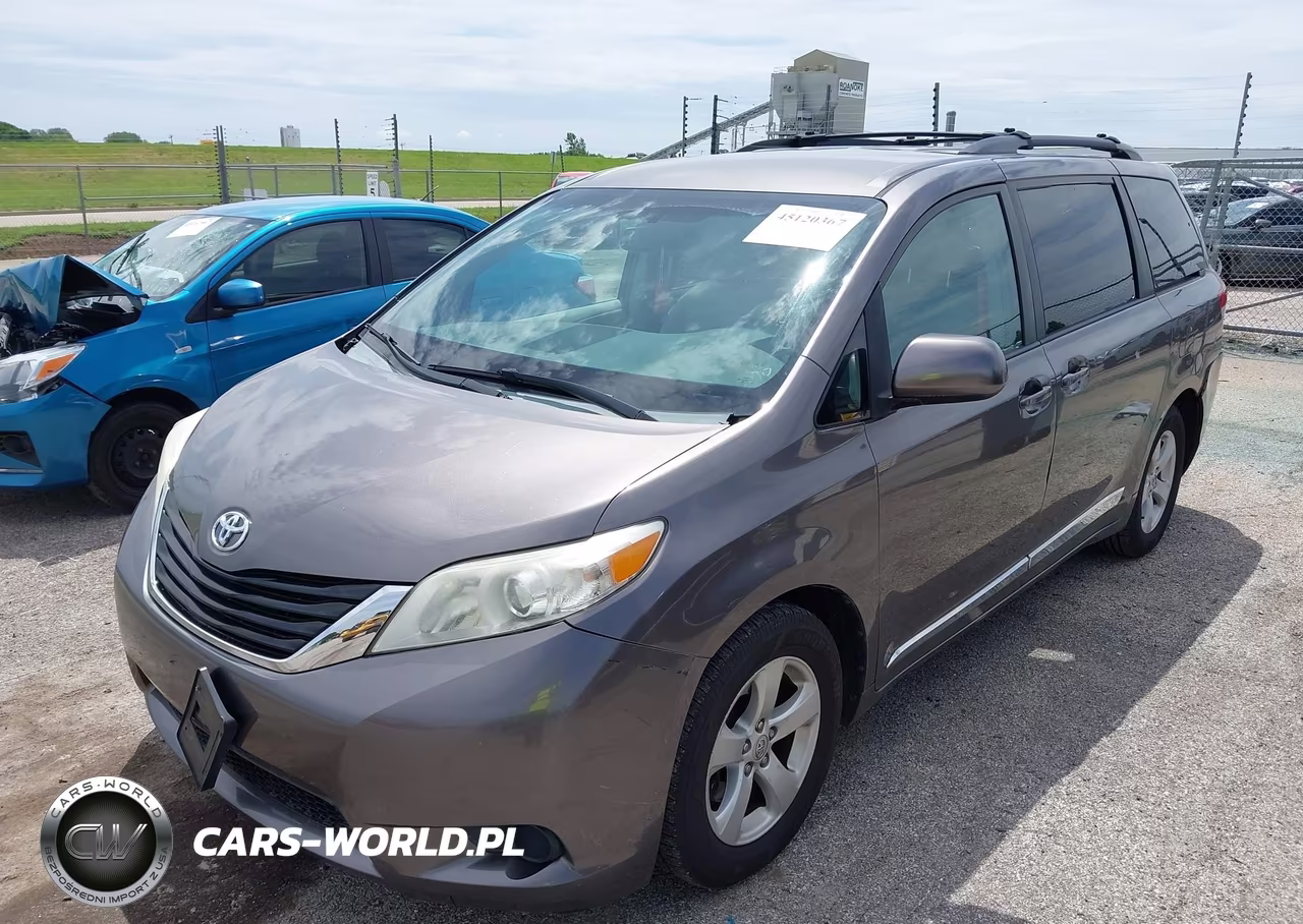 2013 Toyota Sienna Le V6 8 Passenger VIN:5TDKK3DC6DS303909 - 2