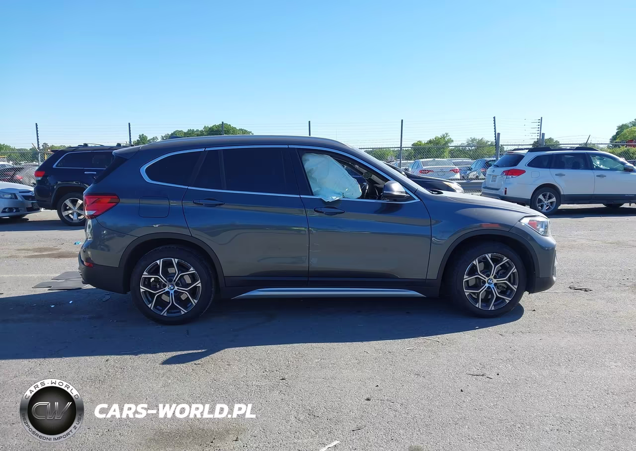 2021 BMW X1 xDrive28I VIN:WBXJG9C02M5T16107 - 13