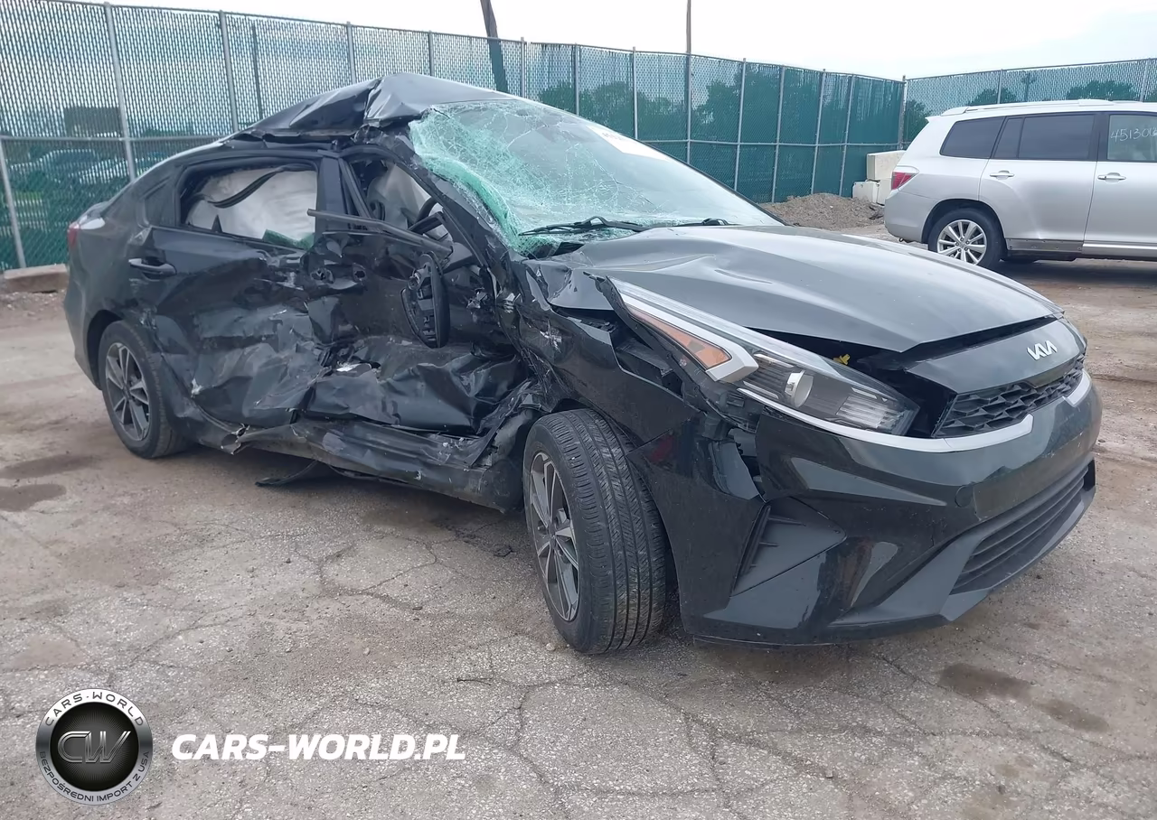 2024 Kia Forte Lxs – zdjęcie 1 z 16