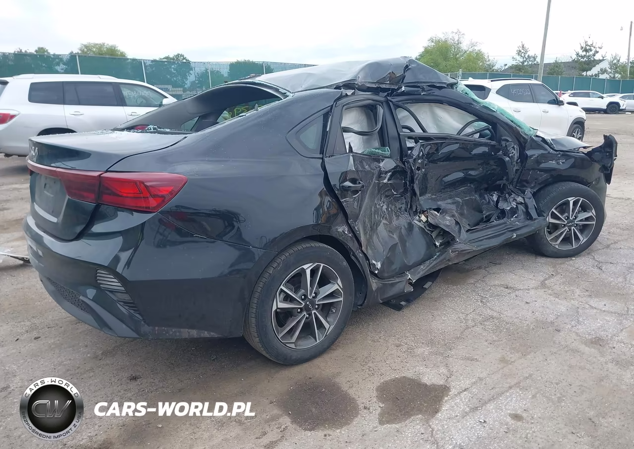 2024 Kia Forte Lxs VIN:3KPF24AD4RE770011 - 4