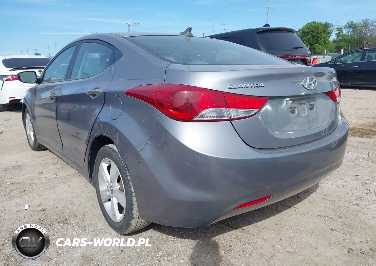 2013 Hyundai Elantra Gls VIN:KMHDH4AE8DU573699 - 3