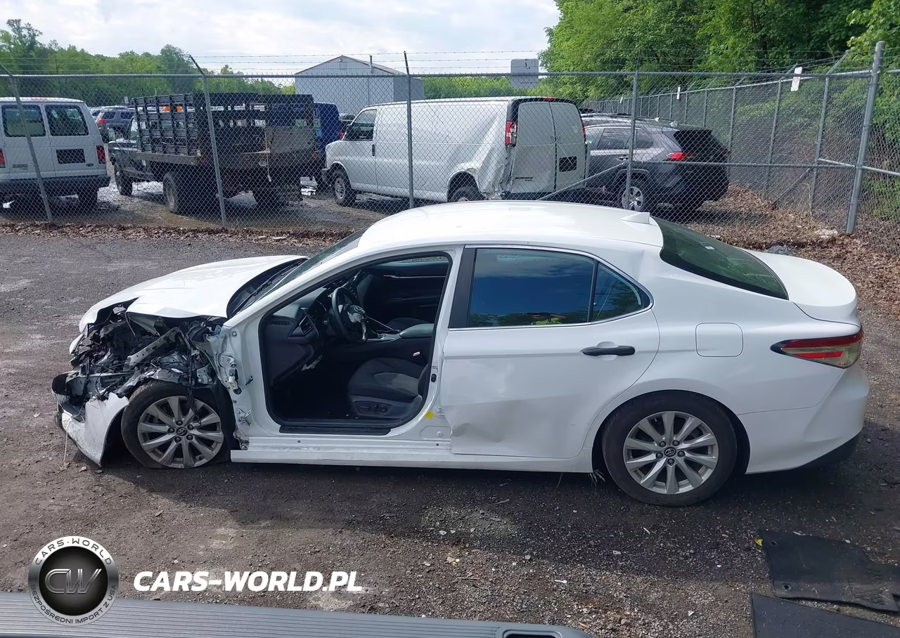 2019 Toyota Camry Le VIN:4T1B11HK8KU754420 - 13