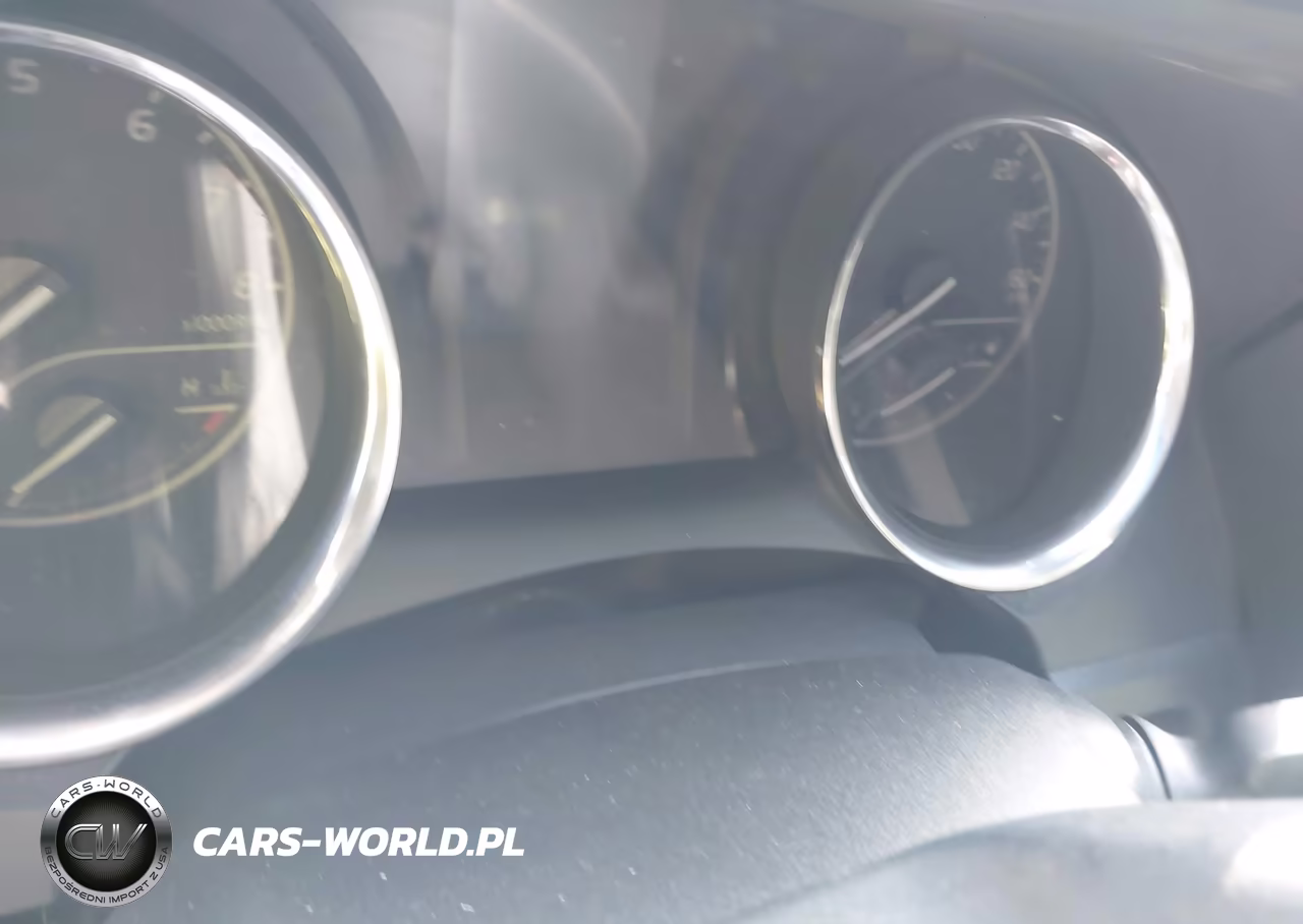 2019 Toyota Camry Le VIN:4T1B11HK8KU754420 - 14