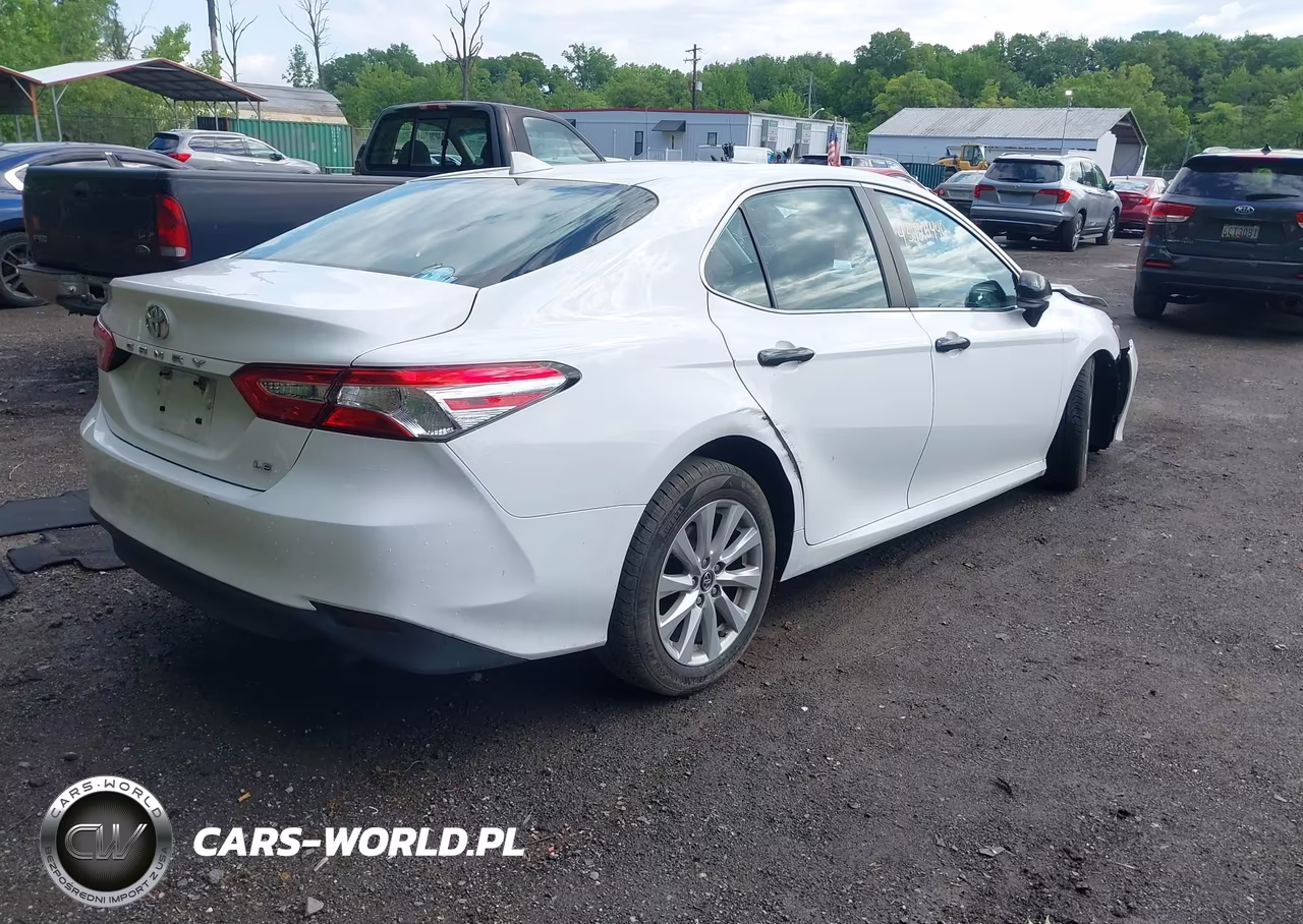2019 Toyota Camry Le VIN:4T1B11HK8KU754420 - 4